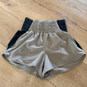 Abercrombie & Fitch YPB Motiontek Unlined Ultra High Rise Workout Short Sz Small